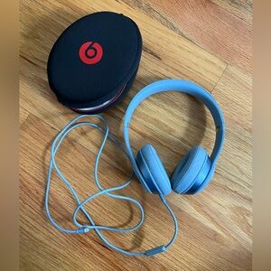 Beats by Dr Dre Solo 2 Light Blue Wired Headphones with Case